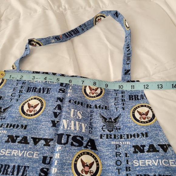 Apron - Picture 7 of 8